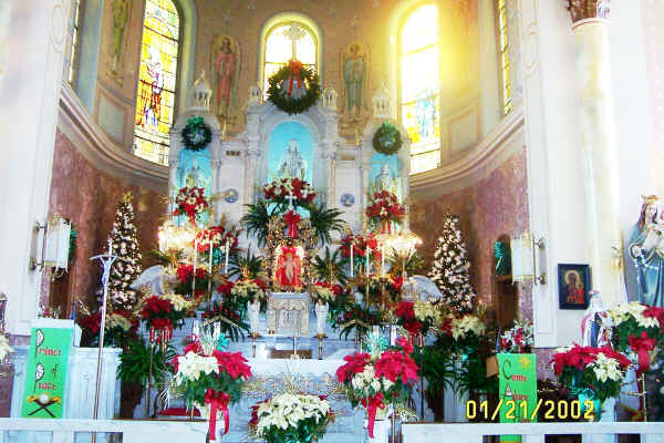 St. Hedwig's Christmas Altar; Photo courtesy of Caroline, carpete@bellatlantic.net 